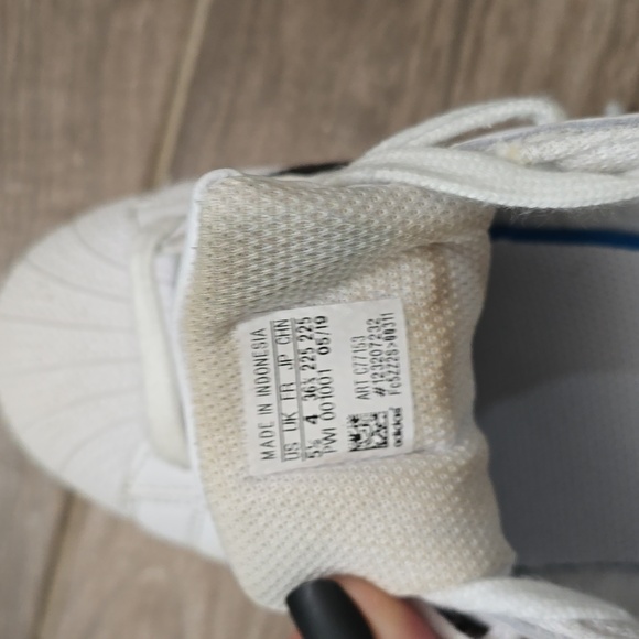 Adidas superstar like new - Picture 7 of 13